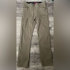 Wrangler Men's ATG Synthetic Straight Utility Pants 34x32